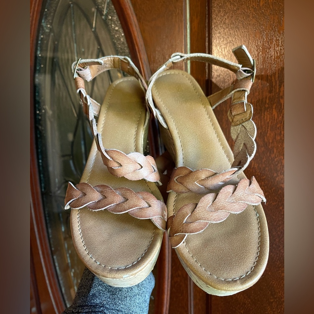 Coach and Four Wedges